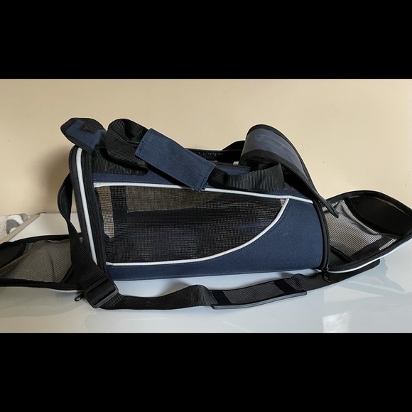 PET carrier Small dog/cat blue canvas/mesh with shoulder strap. - Picture 13 of 16